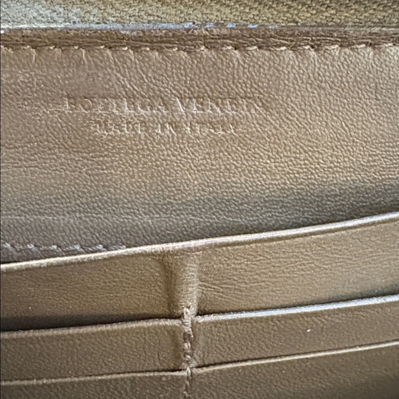 Bottega Veneta Brown Leather Wallet - Picture 9 of 16